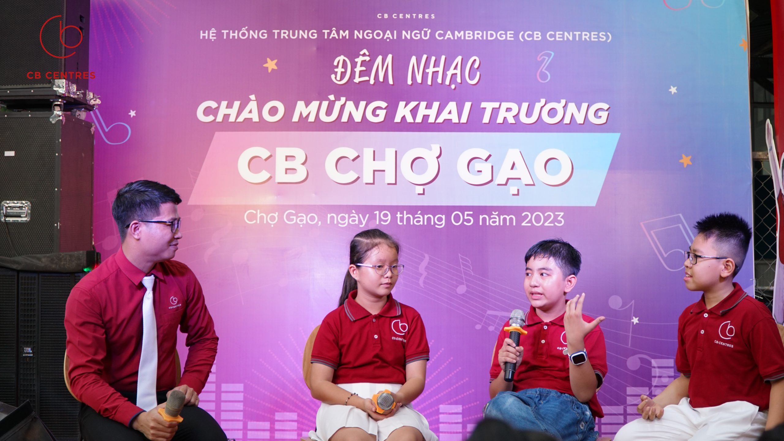 Phần bắn tiếng Anh như gió của ba bạn đại sứ thương hiệu